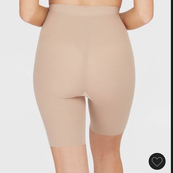 ASSETS by SPANX Mid-Thigh Shaping short large - Picture 3 of 9